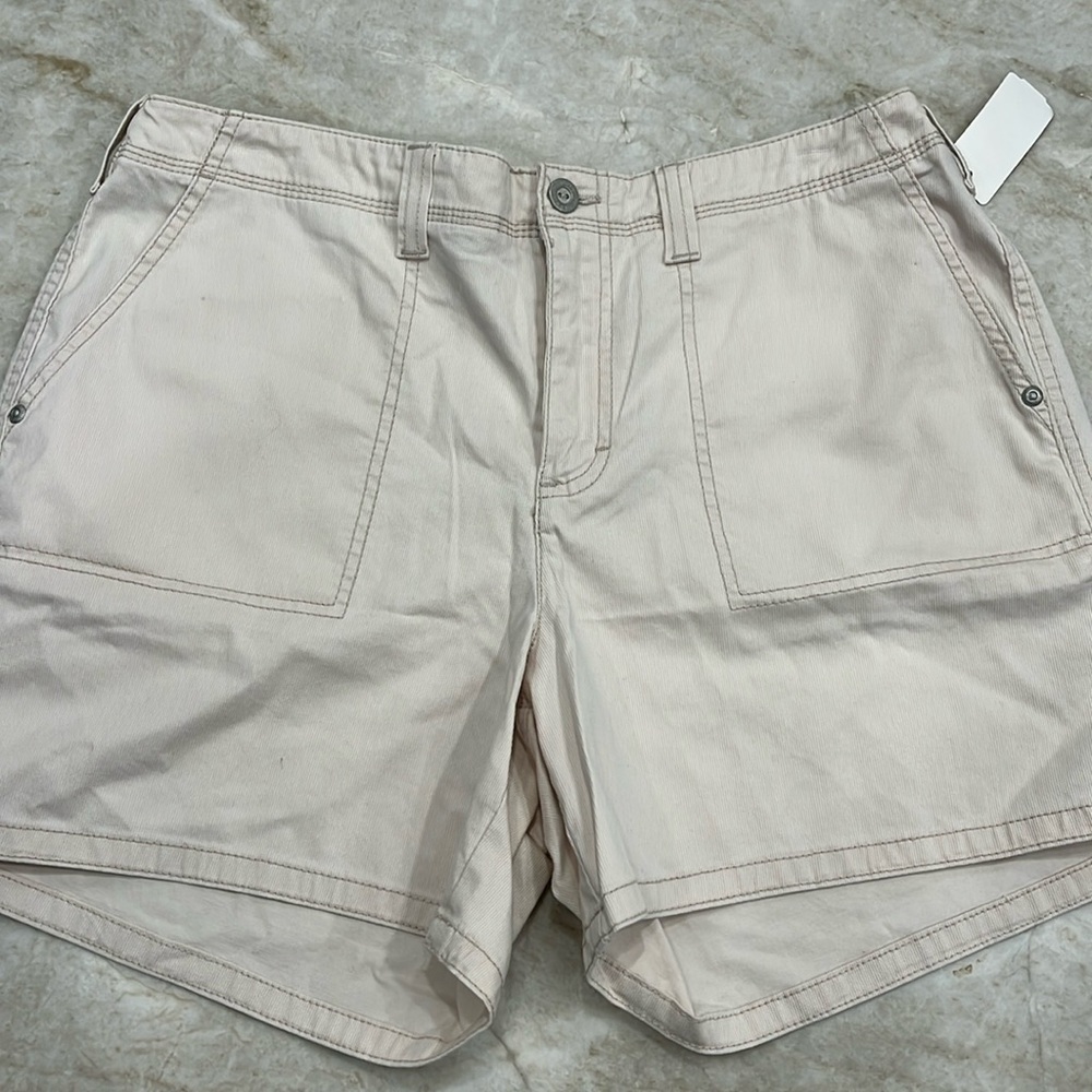 NEW Gloria Vanderbilt High Rise Ribbed Shorts Off White Cream Size 12